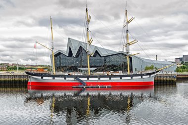 nehir kıyısındaki müze, glasgow