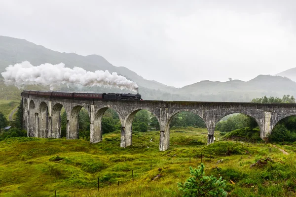 Glenfinnan viaduct, Schotland — Stockfoto