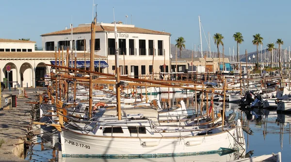 Yates en el puerto — Foto de Stock