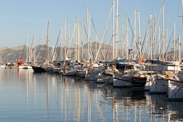 Yachts in the port — Stock Photo, Image