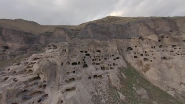 瓦尔齐亚岩石中的洞穴城市 由格鲁吉亚僧侣于12 13世纪在该国南部建立 — 图库视频影像