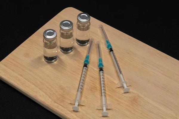 Medical Equipment Includes Syringes Hypodermic Needles Safety Caps Vials Containing — Foto de Stock