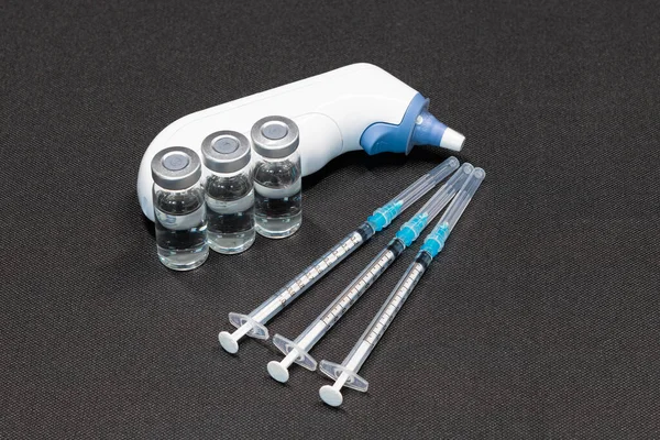 Medical Equipment Includes Ear Thermometer Syringes Hypodermic Needles Safety Caps — Stok fotoğraf