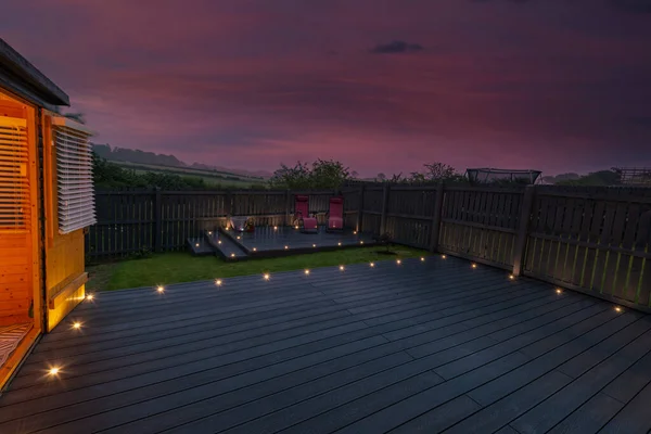 Ash Grey Composite Decking Built Two Levels Residential Back Garden — Φωτογραφία Αρχείου