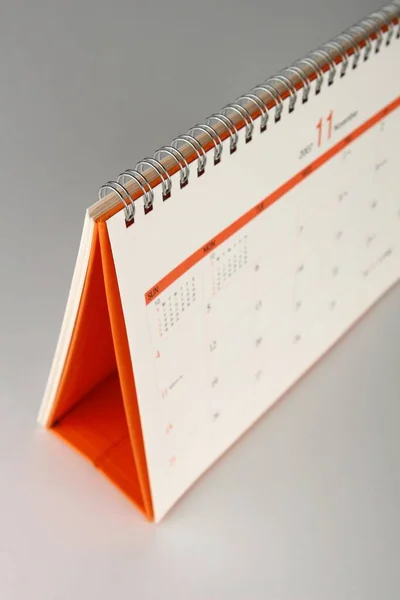 Desk calendar on gray background — Fotografia de Stock