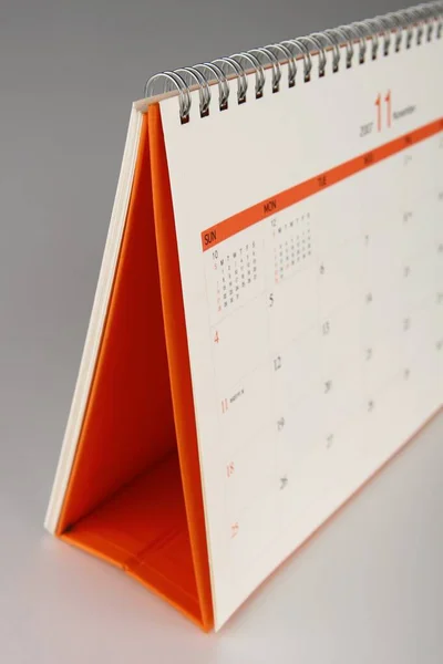 Desk calendar on gray background — Fotografia de Stock
