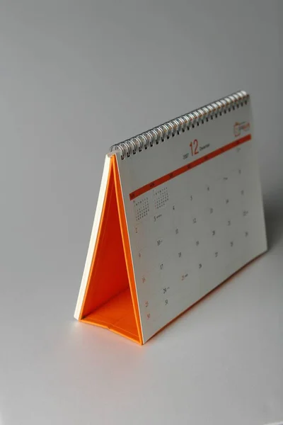 Desk calendar on gray background — Fotografia de Stock