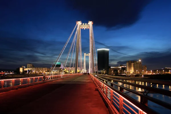 Nacht Krasnojarsk Winogradovsy Brücke Krasnojarsk Sibirien Russland Die Wynogradowskij Brücke — Stockfoto