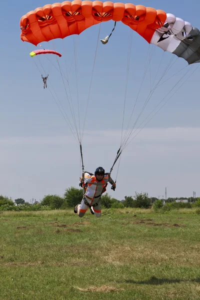 Parachutespringen — Stockfoto