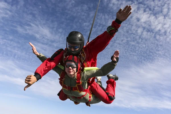 Parachutespringen foto. tandem. — Stockfoto