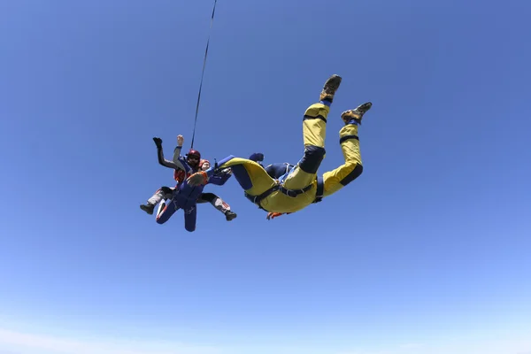 Skydiving fotoğraf. Tandem. — Stok fotoğraf