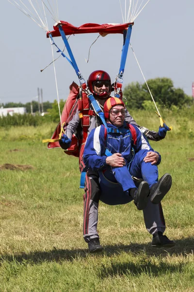 Fallschirmsprung-Foto. Tandem. — Stockfoto