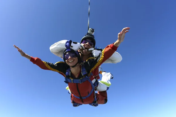 Parachutespringen foto. tandem. — Stockfoto