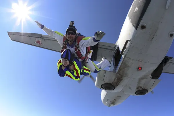 Parachutespringen foto. tandem. — Stockfoto