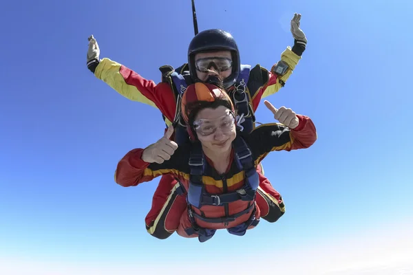 Parachutespringen foto. tandem. — Stockfoto