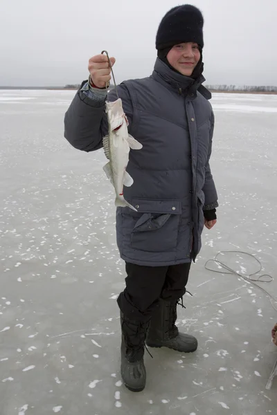 Pesca sul ghiaccio. — Foto Stock