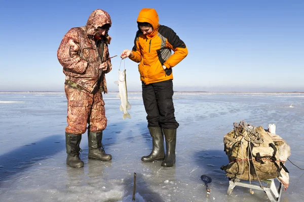 Pesca sul ghiaccio. — Foto Stock