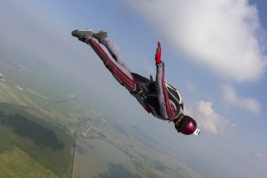 Skydiver taşır