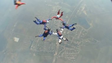 skydivers topladığı şekil batmak üzere.
