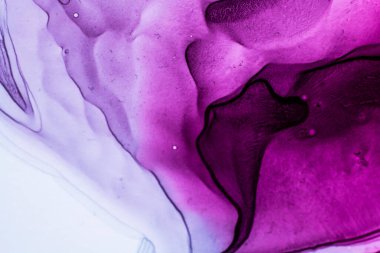 Soyut parlak renk sıvısı arka plan, elle çizilmiş alkol tablosu. Arkaplan tasarımı için sıvı mürekkep dokusu