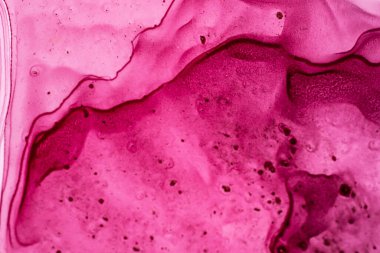 Soyut parlak renk sıvısı arka plan, elle çizilmiş alkol tablosu. Arkaplan tasarımı için sıvı mürekkep dokusu