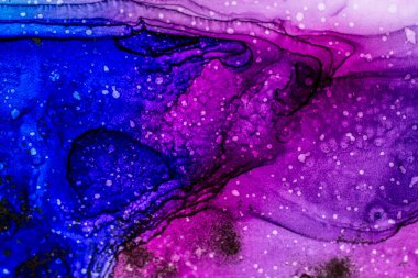 Soyut parlak renk sıvısı arka plan, elle çizilmiş alkol tablosu. Arkaplan tasarımı için sıvı mürekkep dokusu