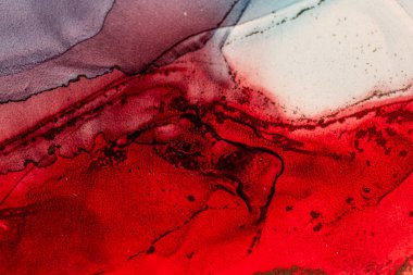 Soyut parlak renk sıvısı arka plan, elle çizilmiş alkol tablosu. Arkaplan tasarımı için sıvı mürekkep dokusu