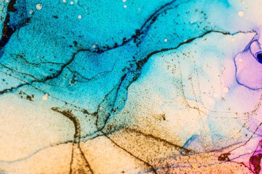 Soyut parlak renk sıvısı arka plan, elle çizilmiş alkol tablosu. Arkaplan tasarımı için sıvı mürekkep dokusu