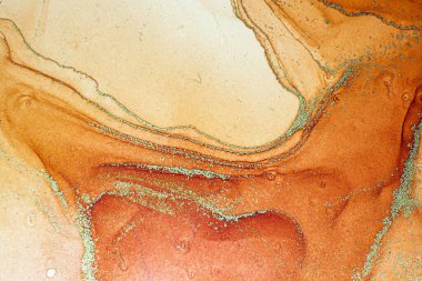 Soyut parlak parlak renk akışkan arka plan, altın çizgili el yapımı alkol tablosu. Sıvı mürekkep tekniği arkaplan tasarımı