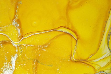 Soyut parlak parlak renk akışkan arka plan, altın çizgili el yapımı alkol tablosu. Sıvı mürekkep tekniği arkaplan tasarımı