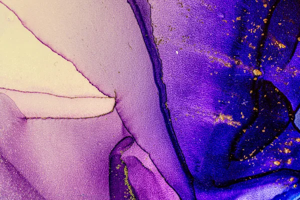 Soyut parlak parlak renk akışkan arka plan, altın çizgili el yapımı alkol tablosu. Sıvı mürekkep tekniği arkaplan tasarımı