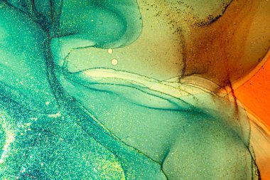 Soyut parlak parlak renk akışkan arka plan, altın çizgili el yapımı alkol tablosu. Yüksek çözünürlüklü arkaplan tasarımı için sıvı mürekkep dokusu