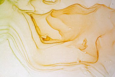 Soyut parlak parlak renk akışkan arka plan, altın çizgili el yapımı alkol tablosu. Yüksek çözünürlüklü arkaplan tasarımı için sıvı mürekkep dokusu