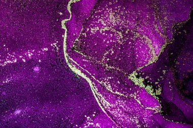 Soyut parlak parlak renk akışkan arka plan, altın çizgili el yapımı alkol tablosu. Yüksek çözünürlüklü arkaplan tasarımı için sıvı mürekkep dokusu