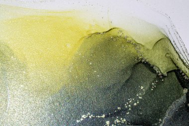 Soyut parlak parlak renk akışkan arka plan, altın çizgili el yapımı alkol tablosu. Yüksek çözünürlüklü arkaplan tasarımı için sıvı mürekkep dokusu