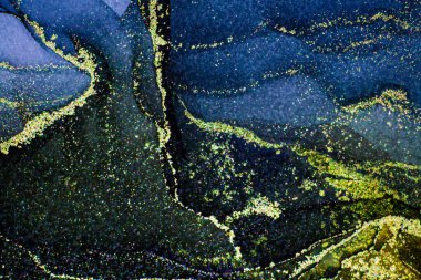 Soyut parlak parlak renk akışkan arka plan, altın çizgili el yapımı alkol tablosu. Yüksek çözünürlüklü arkaplan tasarımı için sıvı mürekkep dokusu