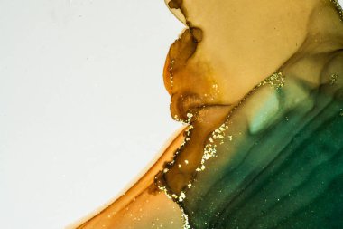 Soyut parlak parlak renk akışkan arka plan, altın çizgili el yapımı alkol tablosu. Yüksek çözünürlüklü arkaplan tasarımı için sıvı mürekkep dokusu