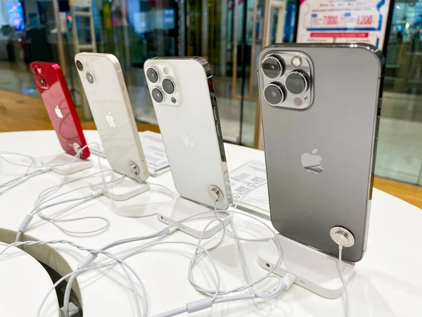 Bangkok Tailândia Outubro 2021 Iphone Series Shown Sell Istudio Comseven — Fotografia de Stock