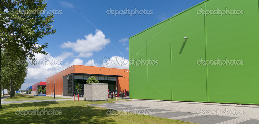 Capannone industriale — foto stock © hansenn #13838601 Colori capannoni industriali