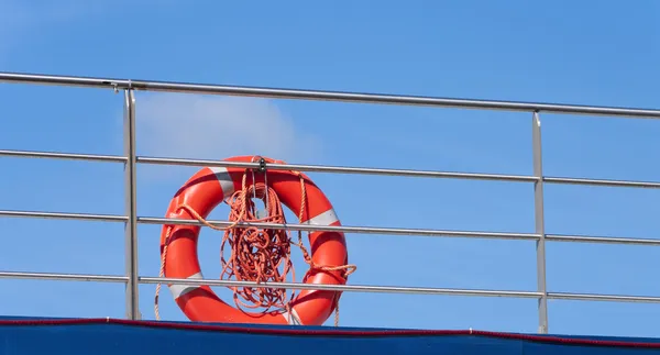 Red lifebuoy — Stock Photo, Image