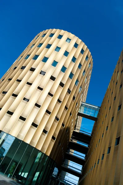 Edificio de oficinas moderno — Foto de Stock