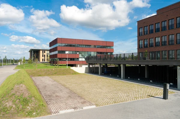 Edificios de oficinas modernos — Foto de Stock