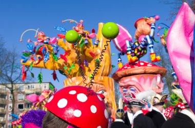 Karnaval geçit
