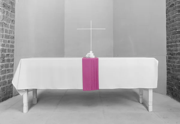 Altar mit Kreuz — Stockfoto