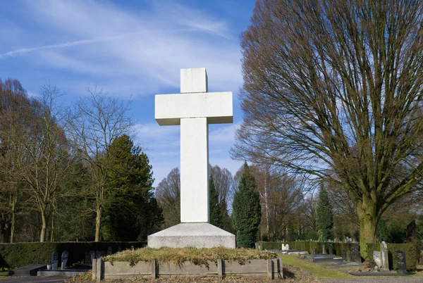 Weißes Kreuz — Stockfoto