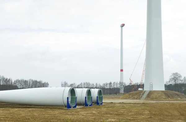 Nova turbina eólica — Fotografia de Stock