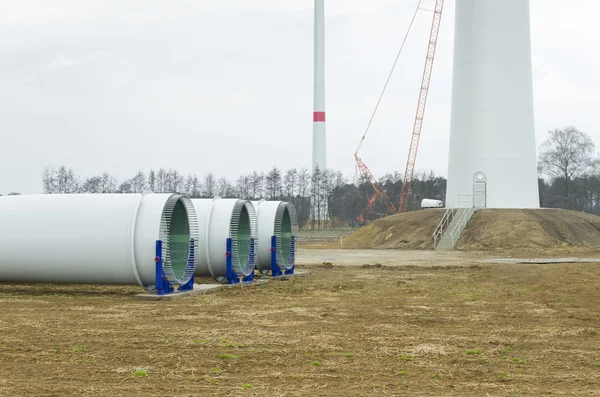 Новая ветряная турбина — стоковое фото