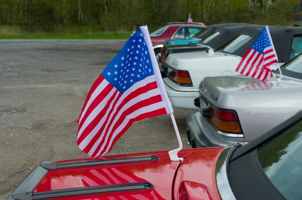 Bandiera americana in auto — Foto Stock