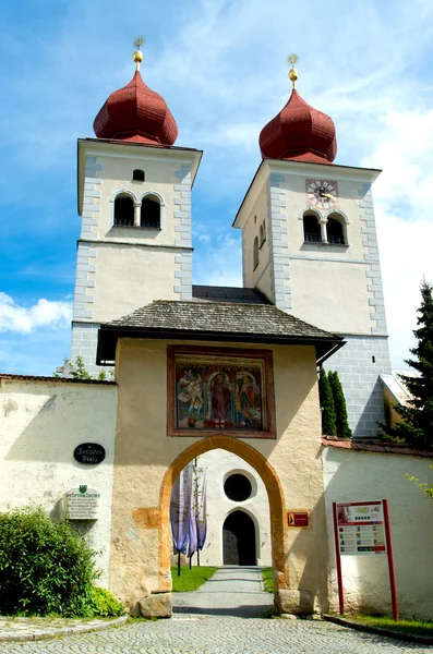 Igreja em millstatt, Áustria — Fotografia de Stock