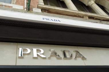 prada logosu